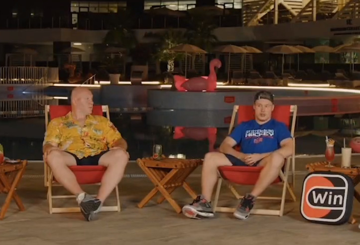 Matvei Michkov est le bienvenue à Vancouver chez les parents de Connor Bedard