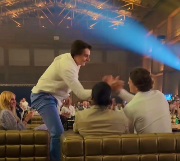 David Reinbacher est le jeune joueur de l'année en Suisse