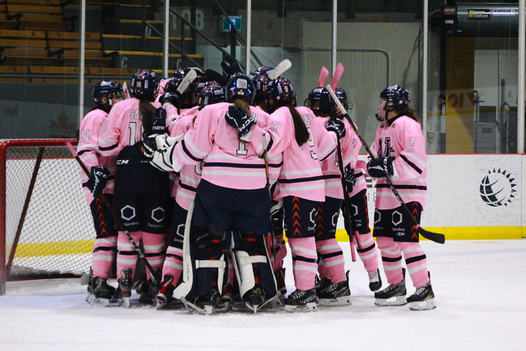 Hockey féminin : un chroniqueur québécois l'échappe complètement