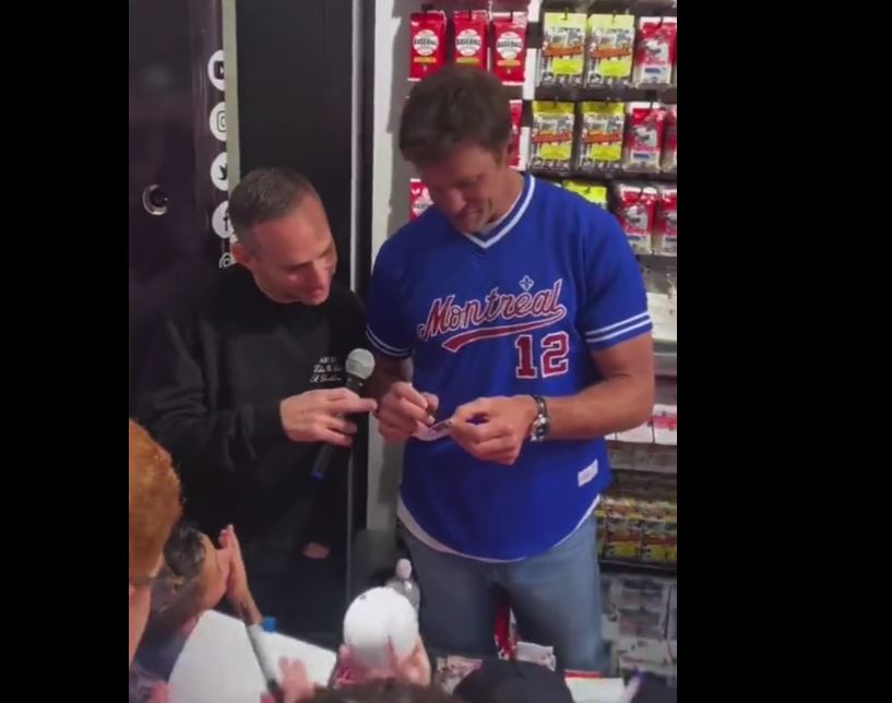 Tom Brady aperçu dans un chandail des Expos à un événement à New York