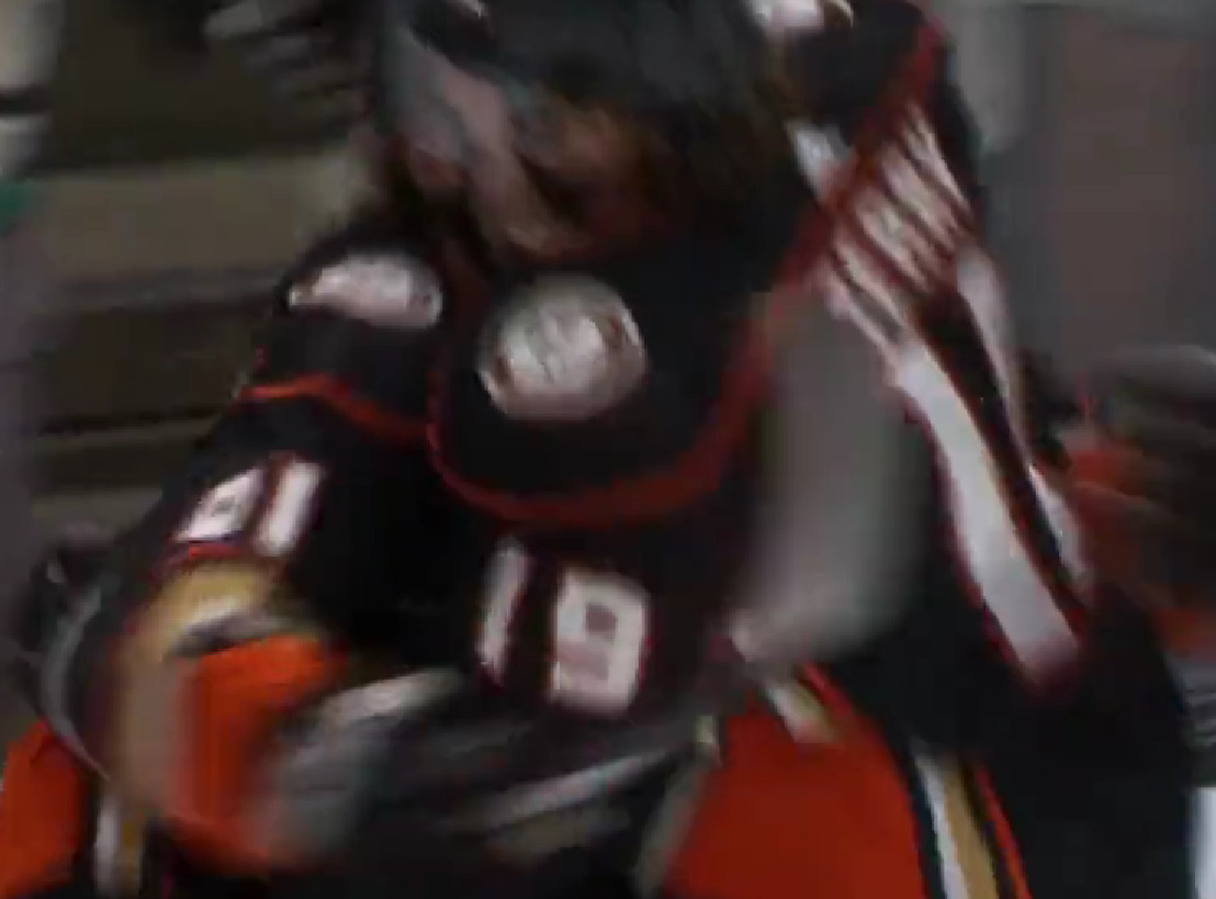 Top-5 : Leo Carlsson marque à son premier match dans la LNH