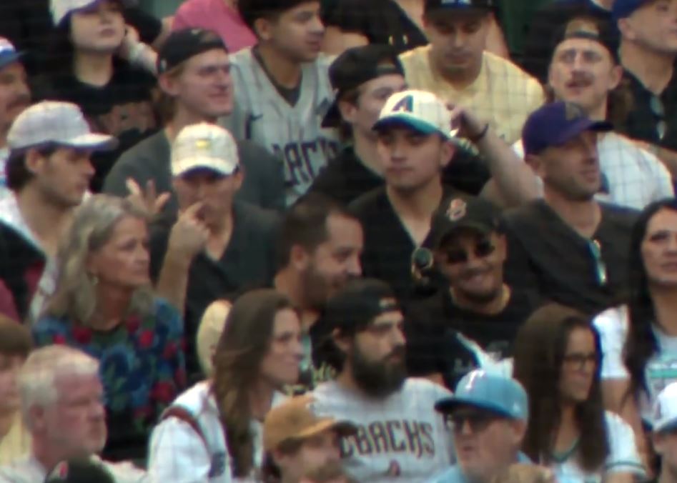 CH : les gars sont au Chase Field pour le match numéro 4 de la Série mondiale