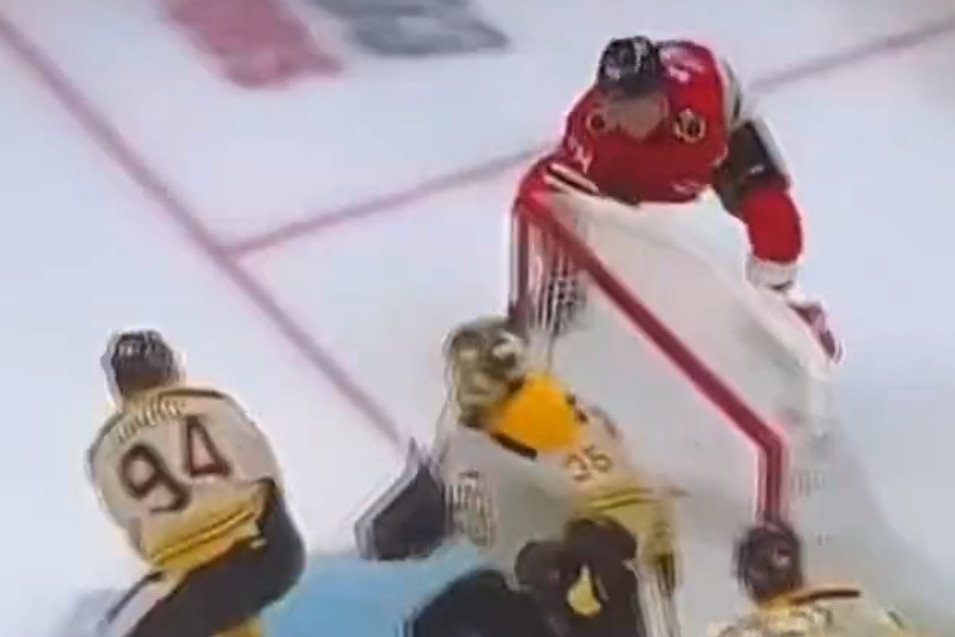 Connor Bedard marque le premier but de sa carrière dans la LNH