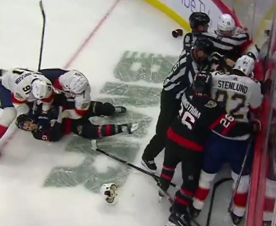 Top-5 : 10 joueurs ont reçu dix minutes d'inconduite en même temps à Ottawa