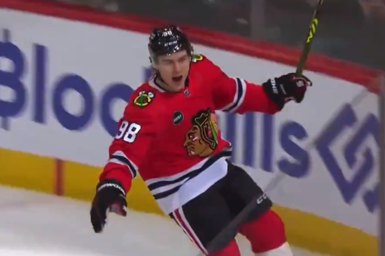 Luke Richardson a dû cacher les bâtons de Connor Bedard