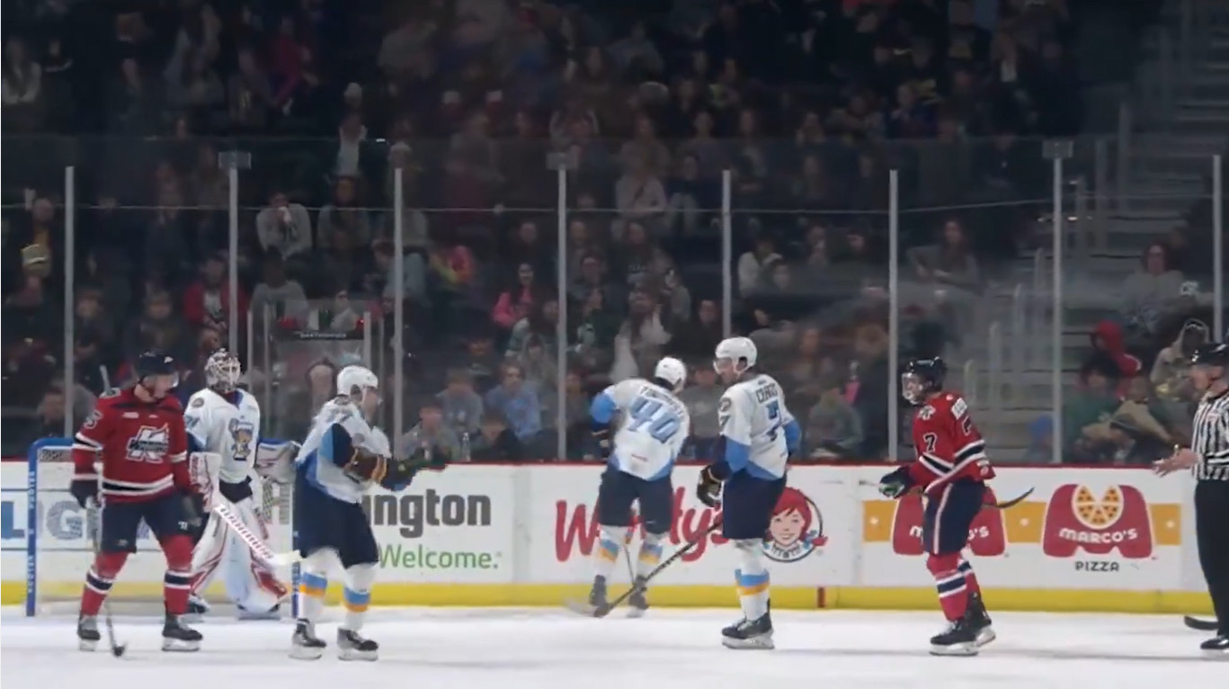 10 minutes d'inconduite&#8230; Pour avoir lancé une croquette de poulet dans les gradins