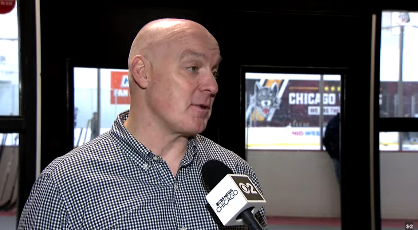 Propos homophobes : L'entraîneur-chef des Wolves de Chicago est suspendu pour 10 matchs