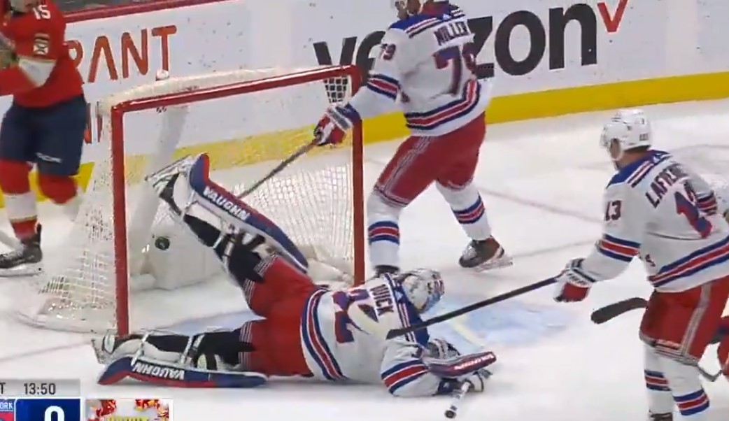 Top-5 : Jonathan Quick et Juuse Saros, candidats à l'arrêt de l'année