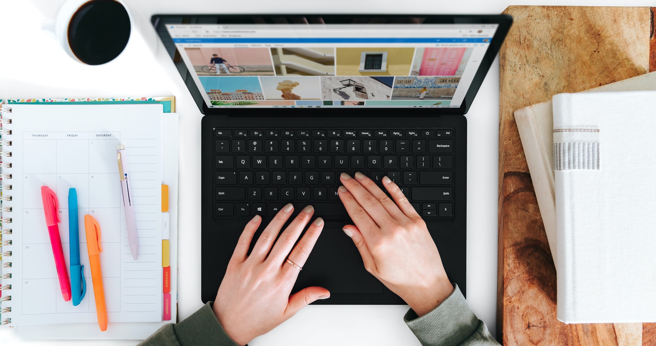 Les outils essentiels du journaliste sportif moderne : De l&#039;écriture à la vidéo et au podcasting