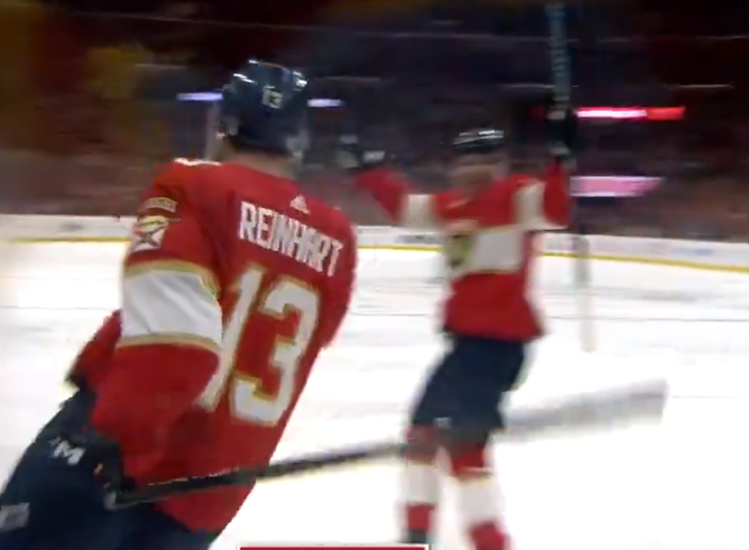 Sam Reinhart : un huitième match consécutif avec un but sur les unités spéciales