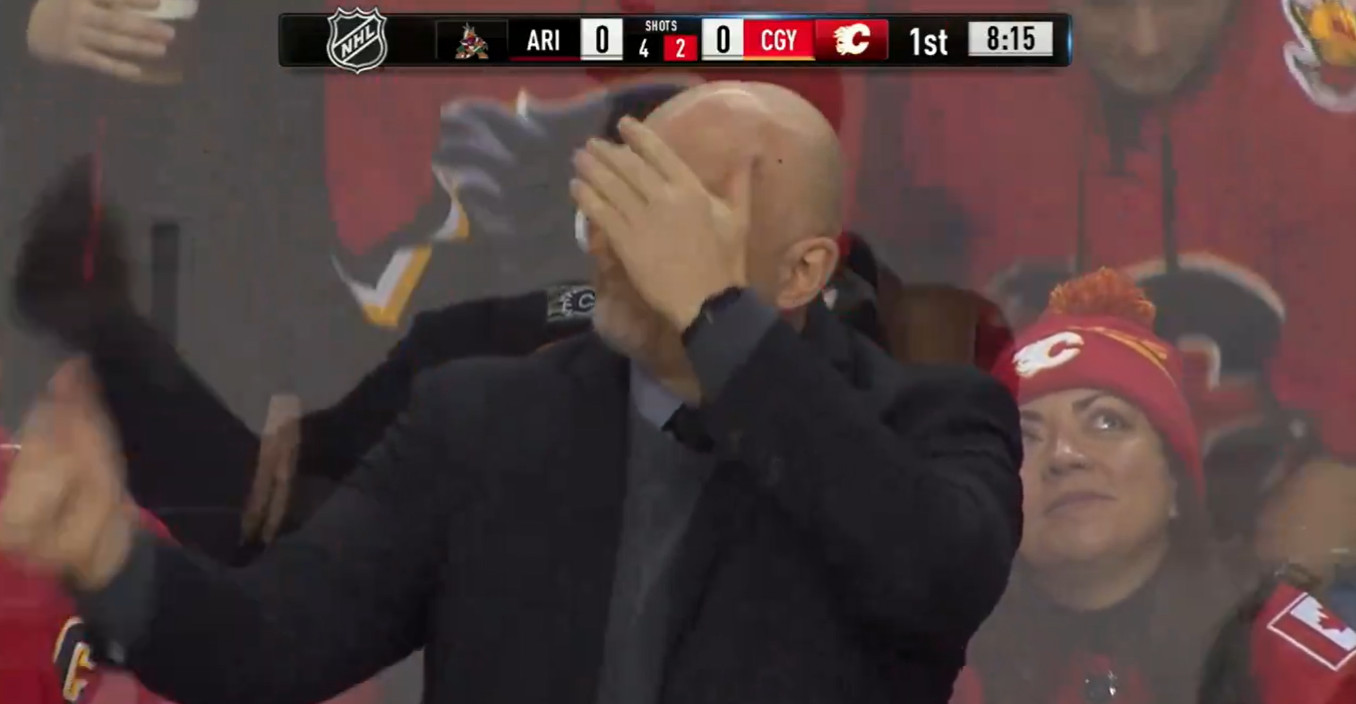 Top-5 : Frustré d'un appel de l'arbitre, André Tourigny prétend être aveugle