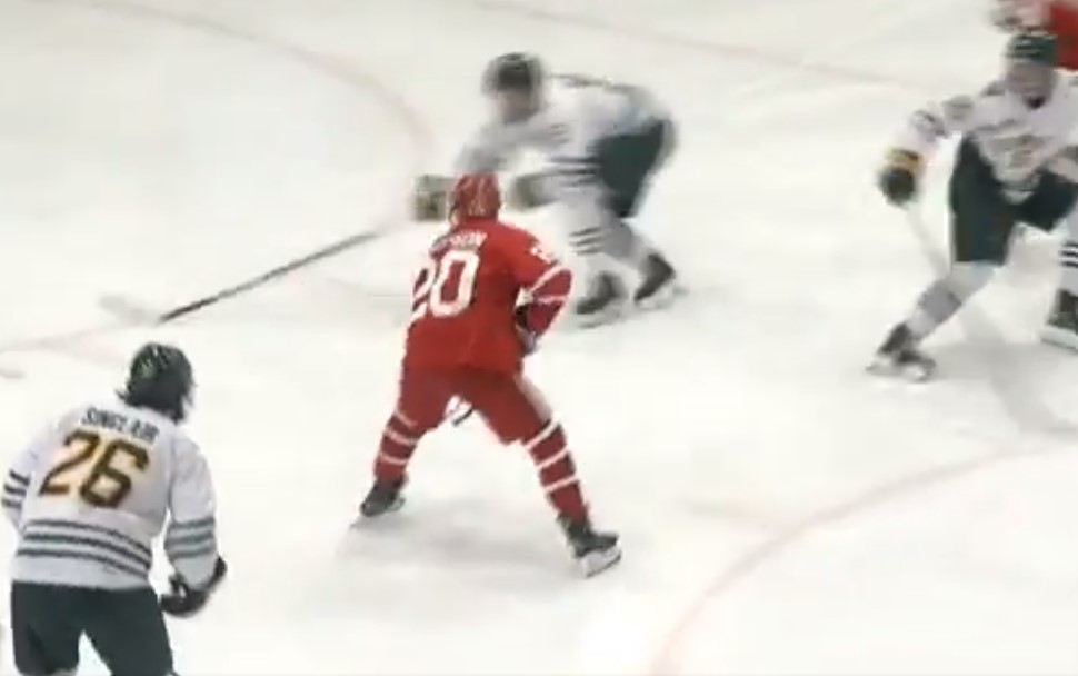 Lane Hutson a obtenu quatre passes dans une victoire hier soir