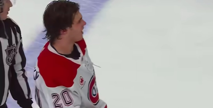 Juraj Slafkovsky ne s'est pas entraîné sur le premier trio