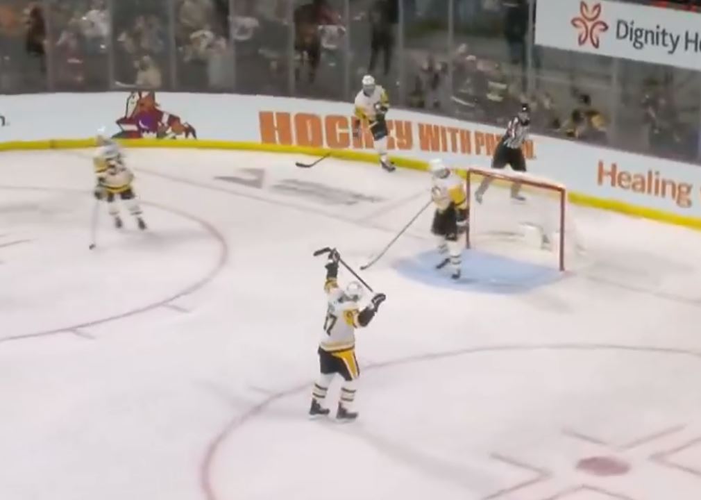 Top-5 : Les Penguins marquent dans leur propre but avec une pénalité à retardement