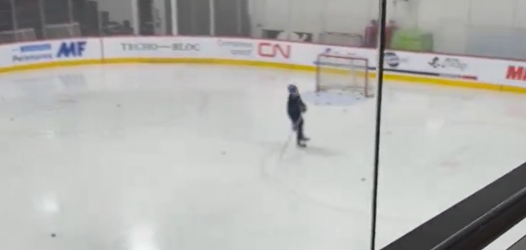 Kirby Dach a patiné ce matin