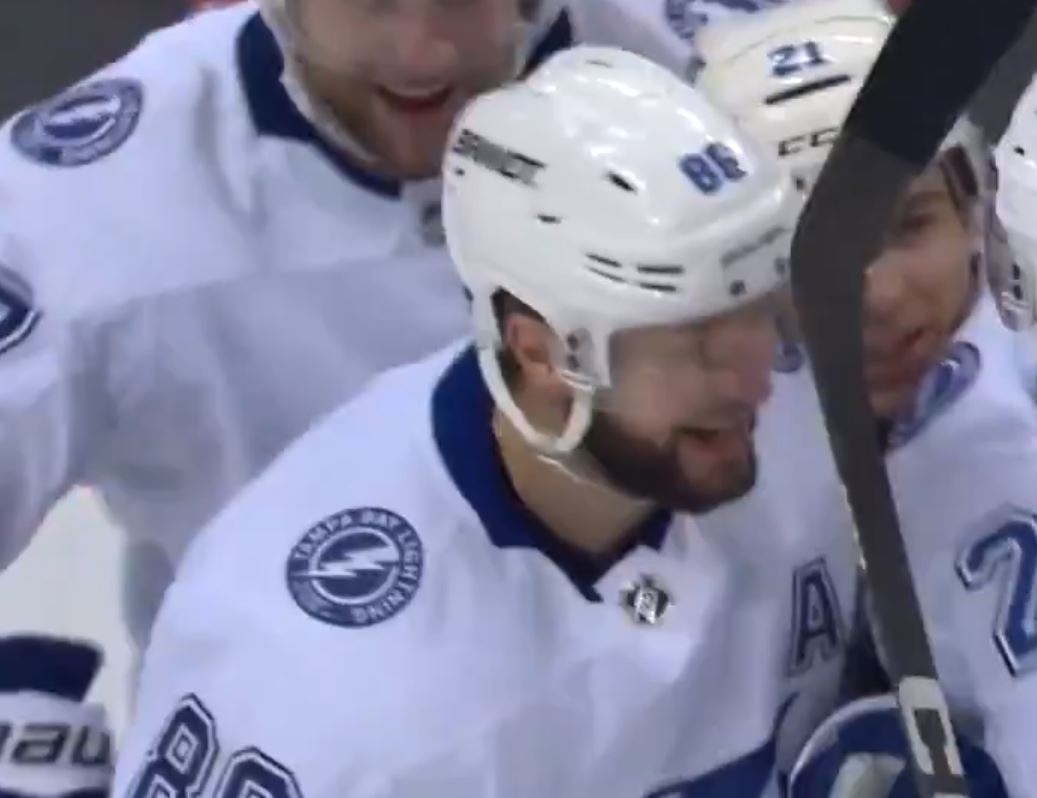 Nikita Kucherov est le premier à atteindre les 100 points (en 59 matchs)