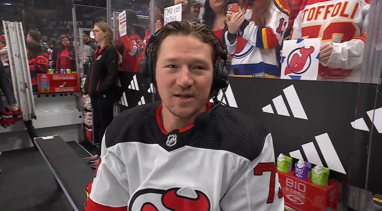 Le père de Tyler Toffoli lui envoie souvent des rumeurs d'échange le concernant