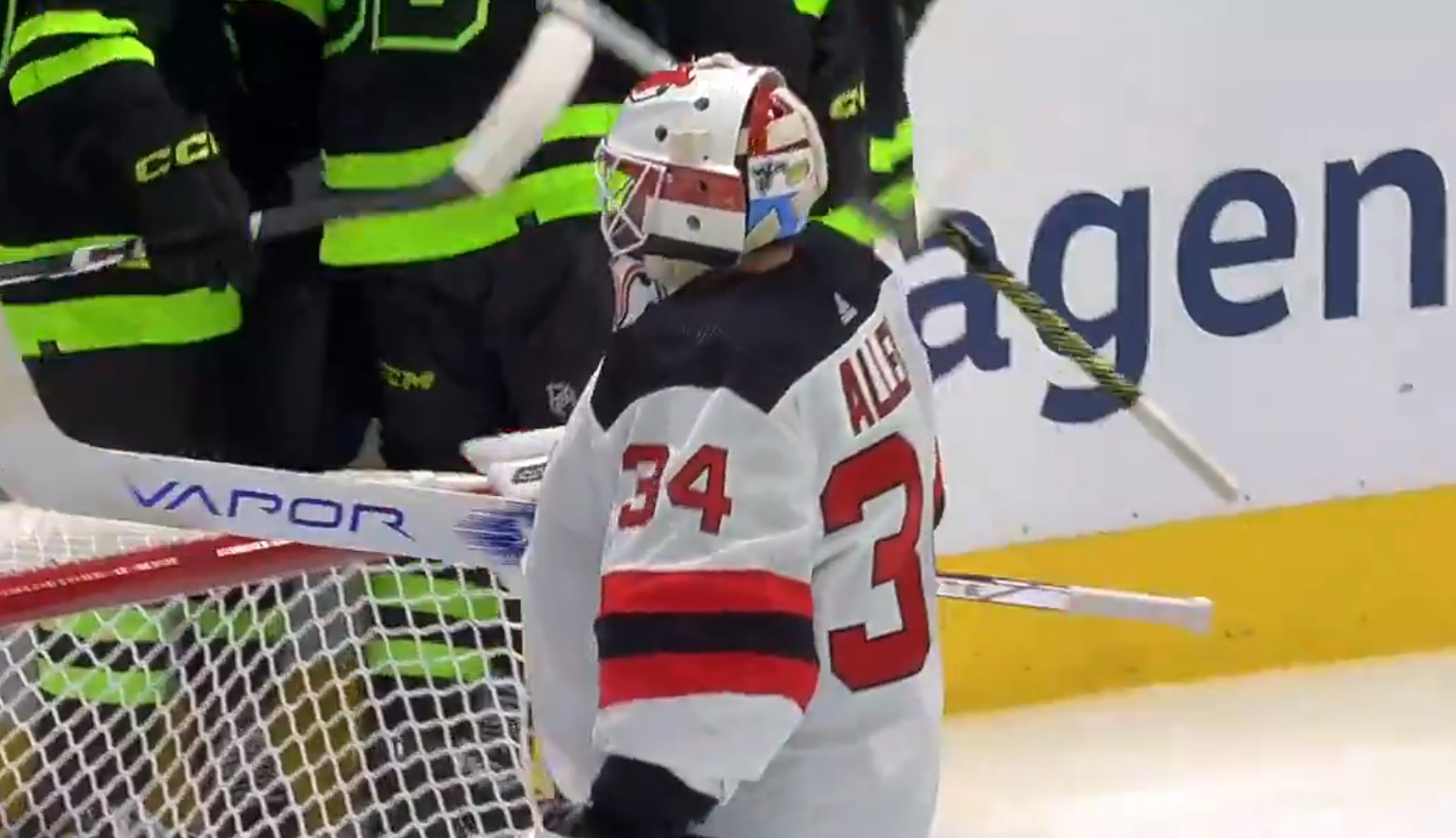 Ça aura pris 15 secondes pour que Jake Allen accorde un but avec les Devils