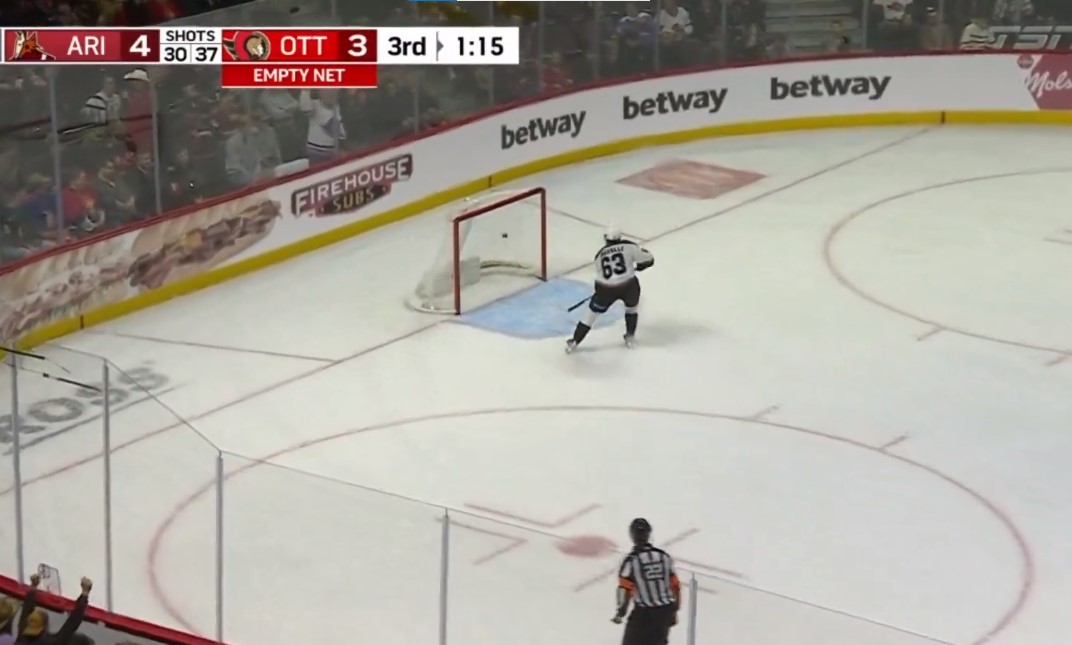 Top-3 : les Sénateurs offrent une première victoire en 15 matchs aux Coyotes