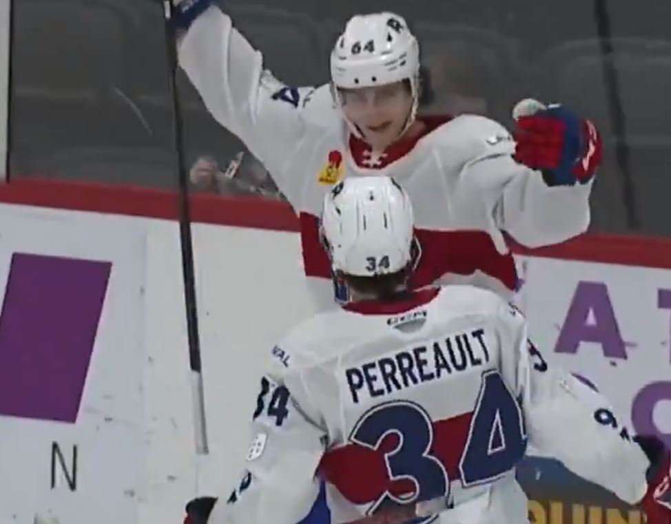 David Reinbacher impressionne à ses débuts avec le Rocket