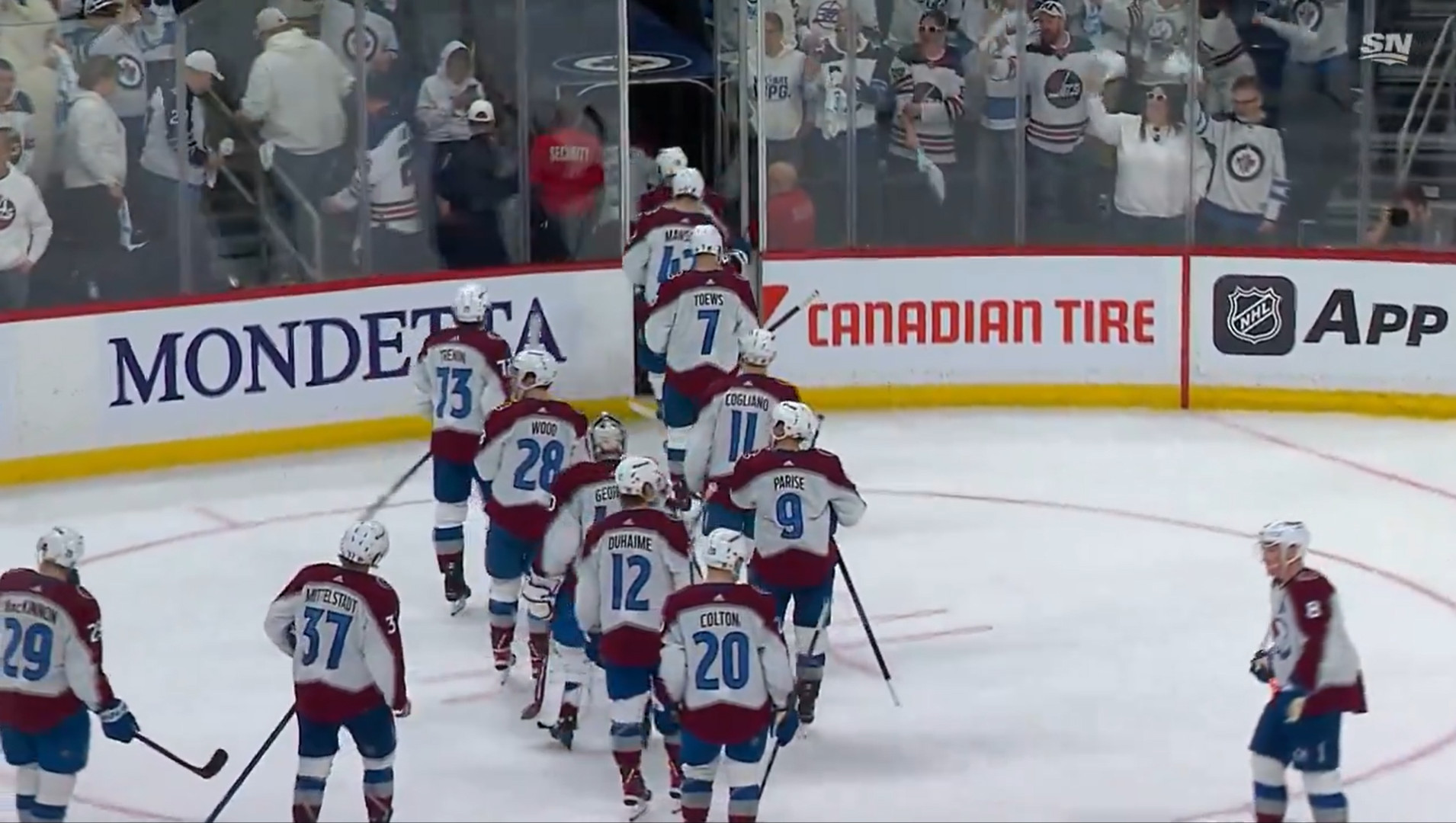 Séries en bref : Les Jets et l'Avalanche ont offert un match de fou