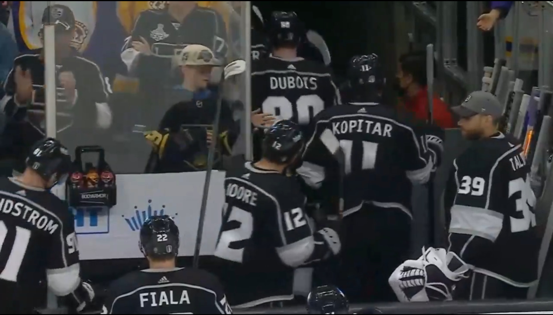 Séries en bref : Blanchissage pour les Oilers contre la grosse attaque des Kings