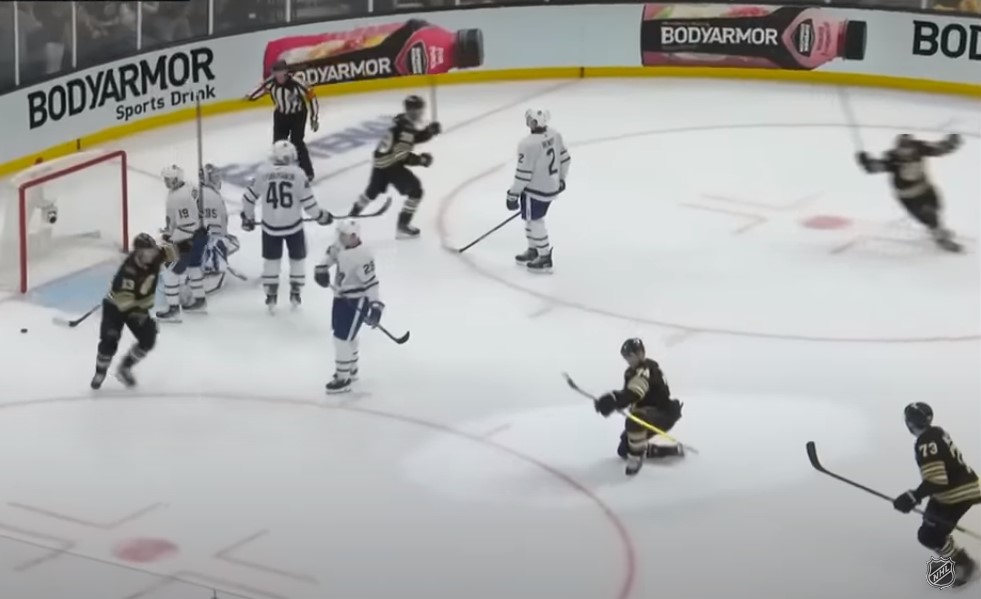 Séries en bref : les Bruins humilient les Leafs dans le match numéro un