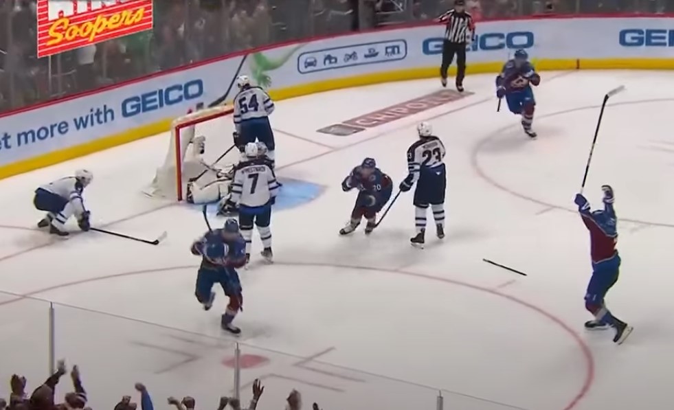 Séries en bref : l'Avalanche et les Oilers l&#8217;emportent en inscrivant six buts chacun