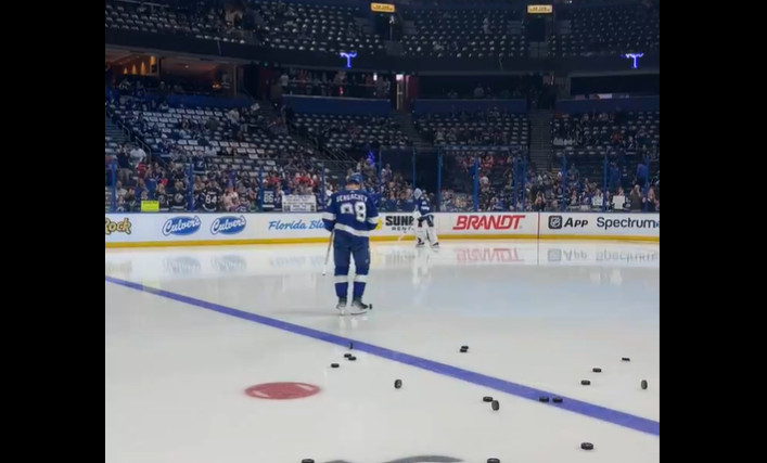 Mikhail Sergachev en uniforme : on tente le tout pour le tout à Tampa Bay