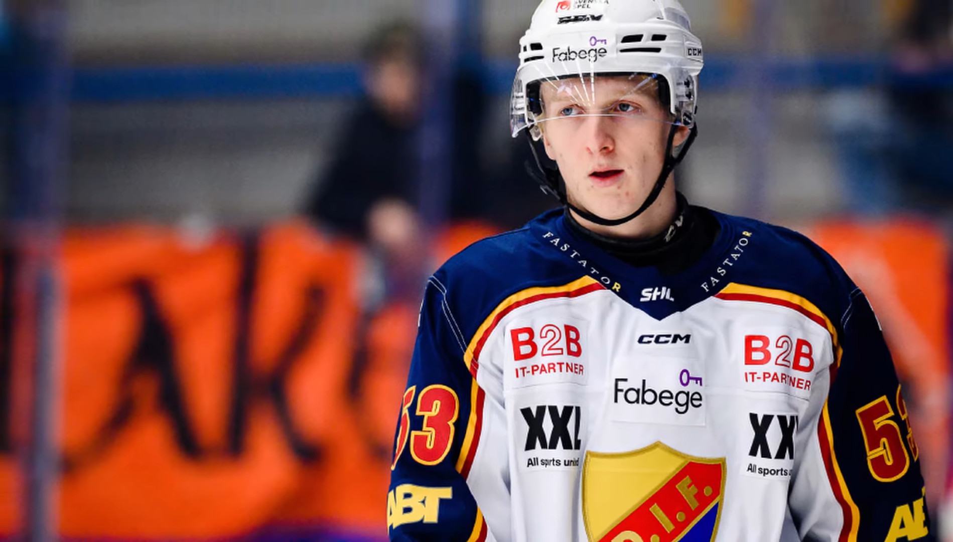 Adam Engstrom : plus de chances de s'établir dans la LNH que Logan Mailloux, selon le modèle de Byron Bader