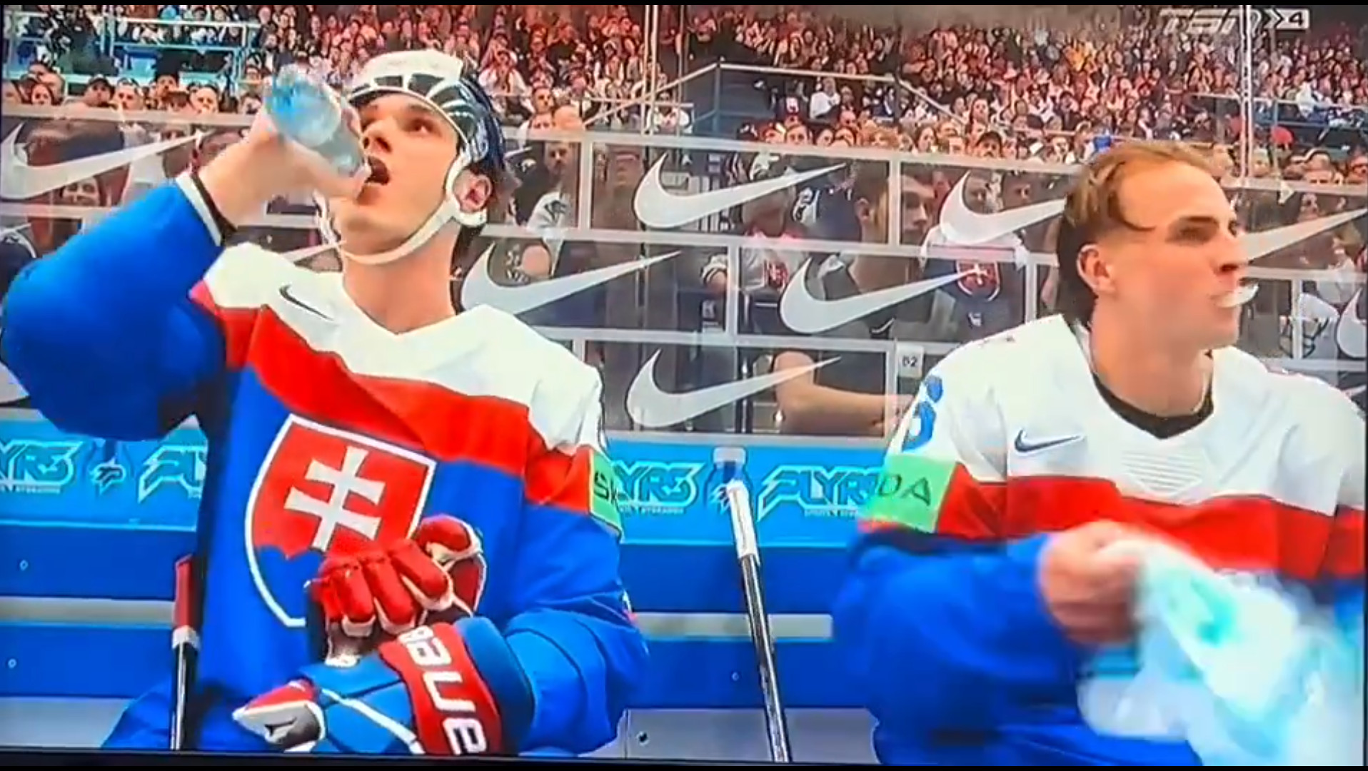 Juraj Slafkovsky n'est pas juste « populaire » en Slovaquie : il est une méga célébrité