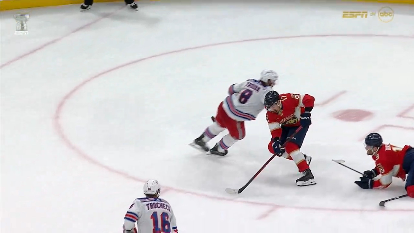 Jacob Trouba doit être suspendu