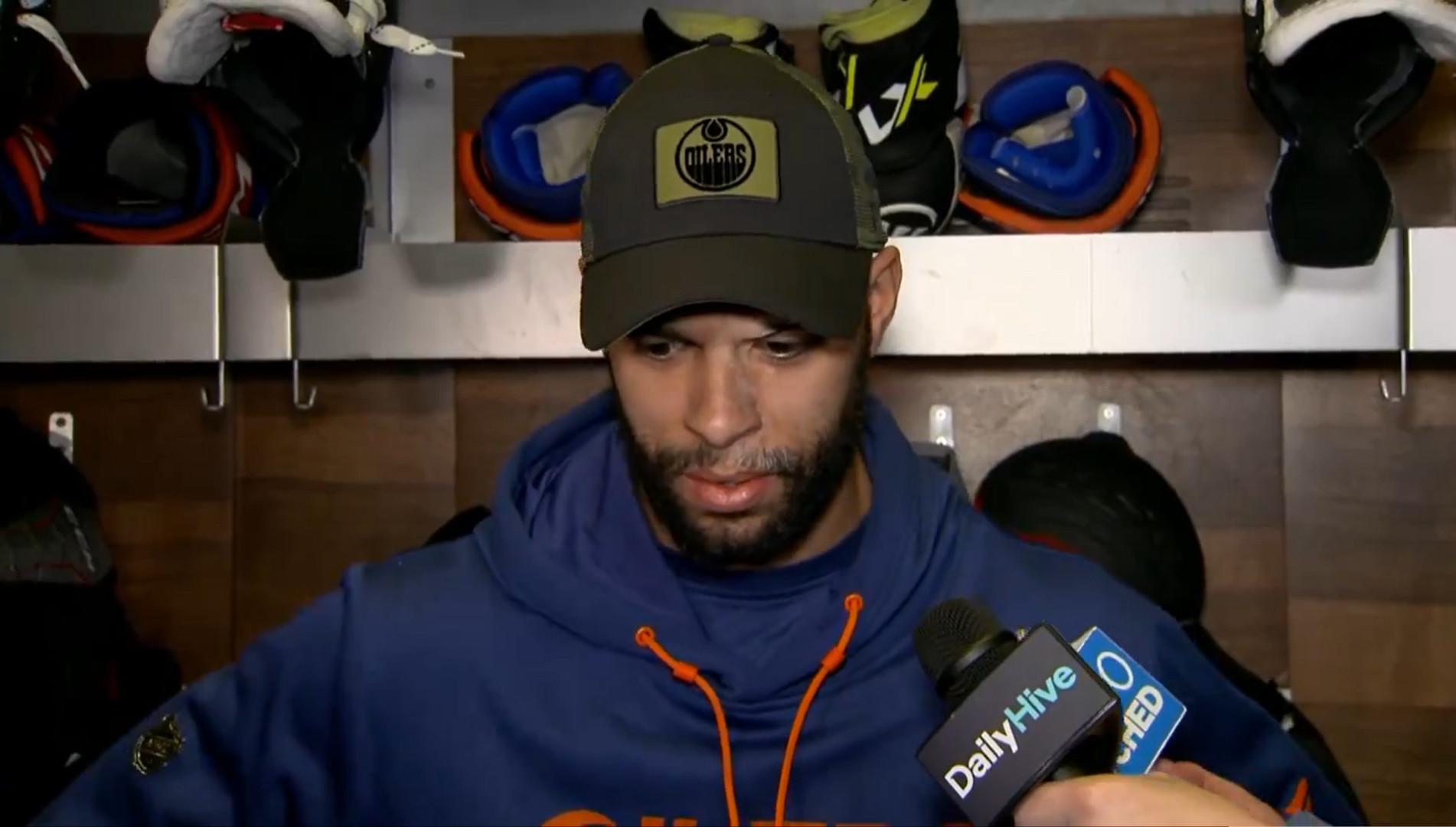 Darnell Nurse a arrêté de parler aux médias&#8230; Après une minute et des réponses courtes