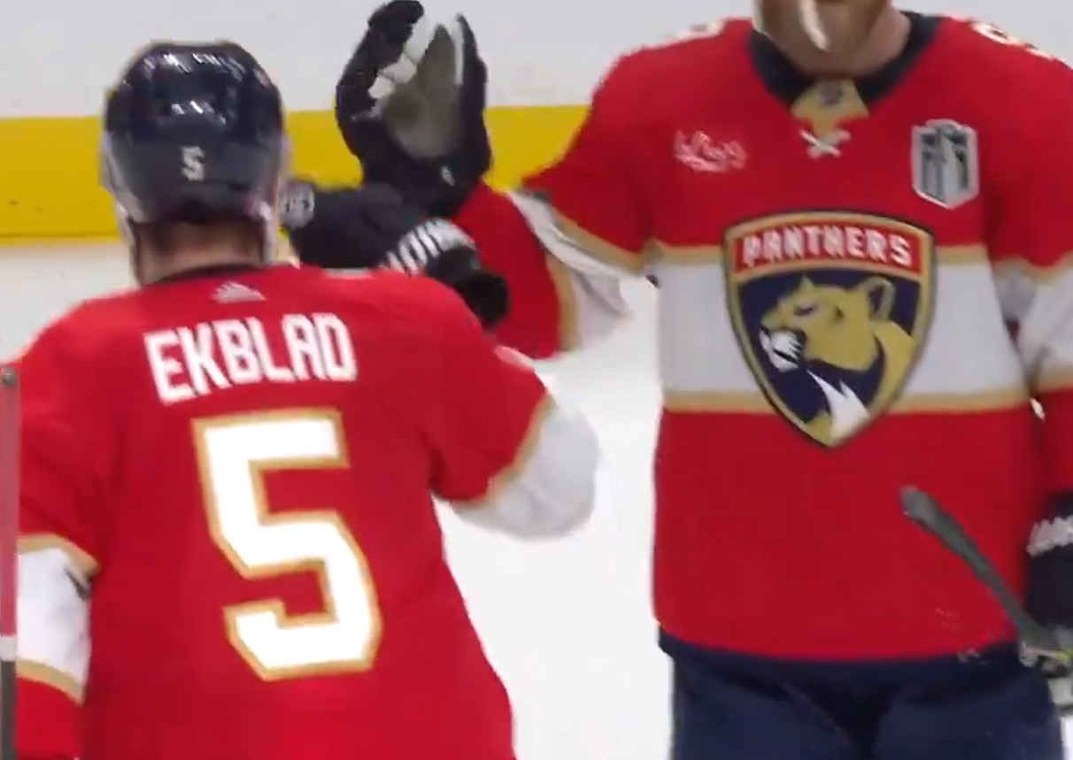 Séries en bref : Les Panthers ne sont plus qu'à deux victoires de la Coupe Stanley