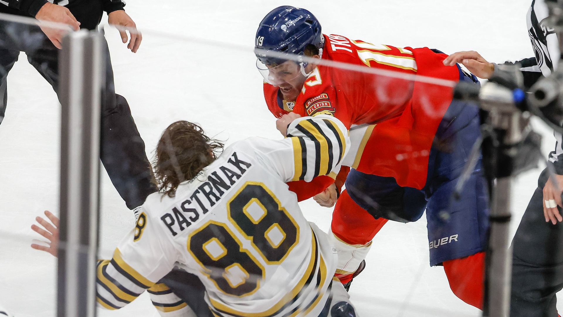 Keith Tkachuk encourageait ses fils à se battre à l'école