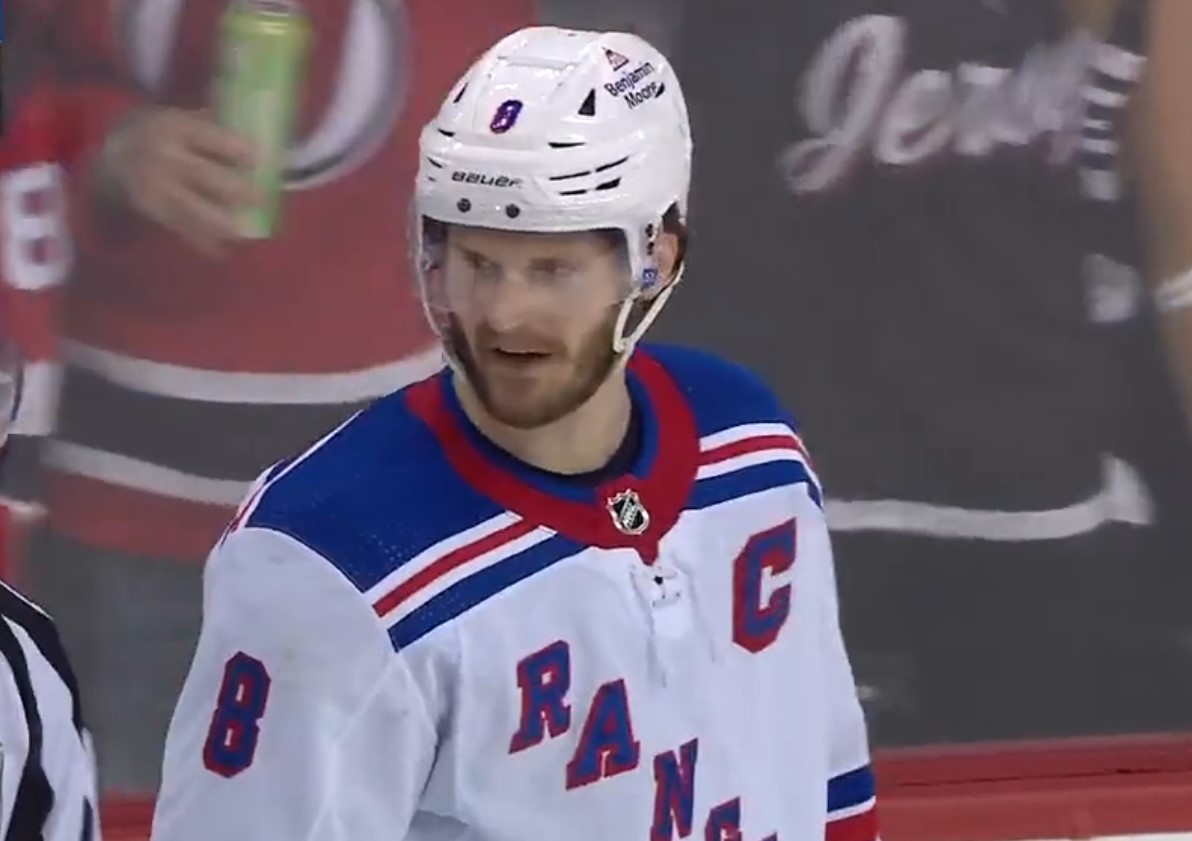 Jacob Trouba : « C'est un rite de passage de se faire congédier du MSG »