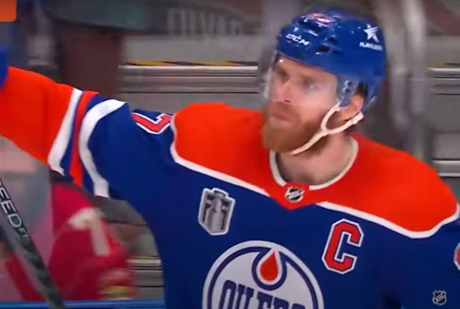 32 passes en séries : Connor McDavid a battu le record de Wayne Gretzky