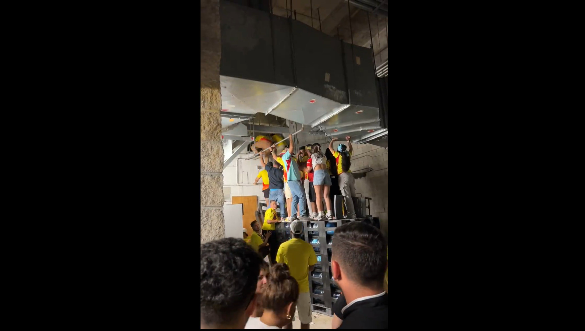 Finale Copa América : Des fans ont essayé d'infiltrer le stade en passant par le système de ventilation