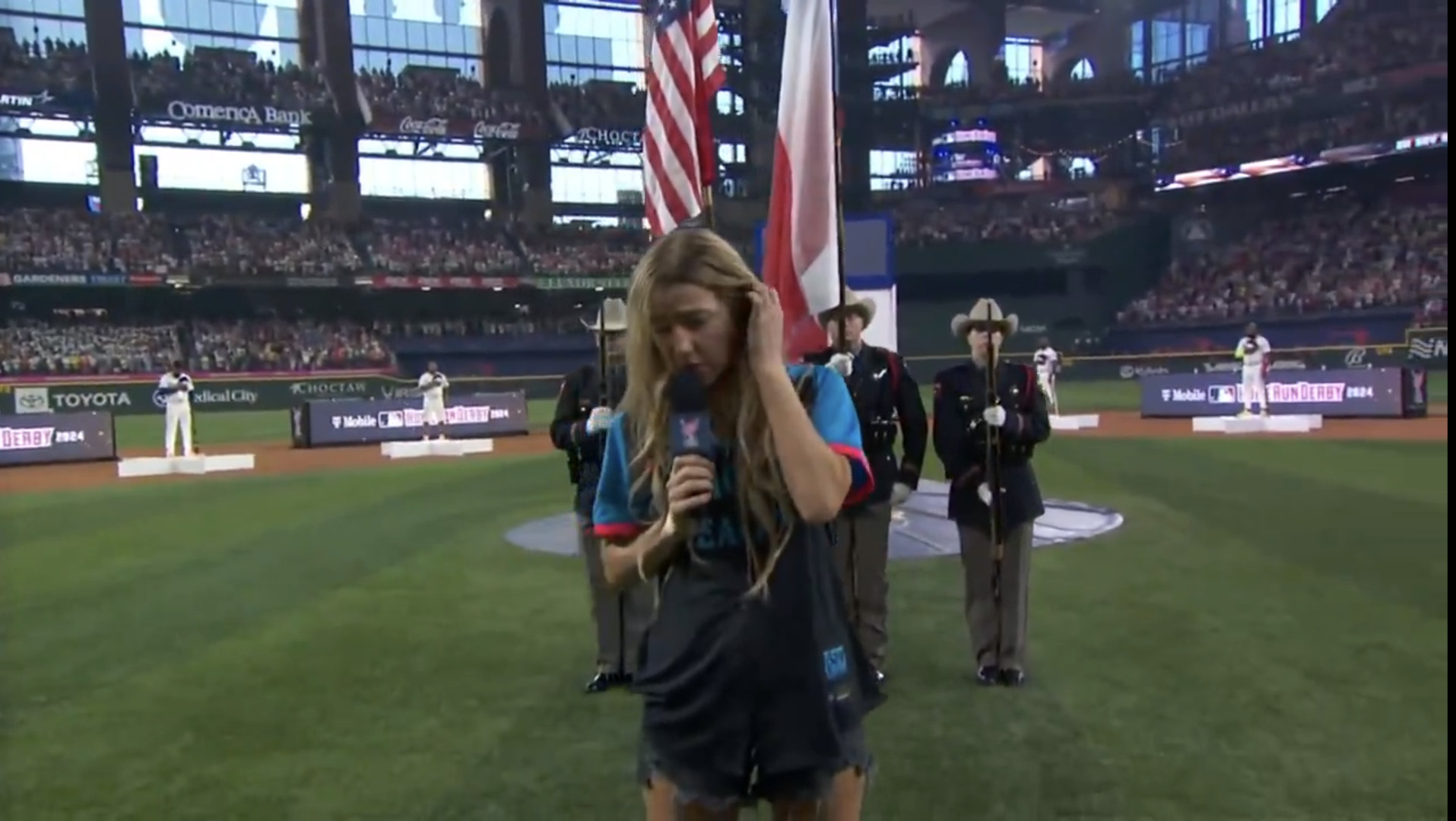 Hymne national raté : la chanteuse était saoule