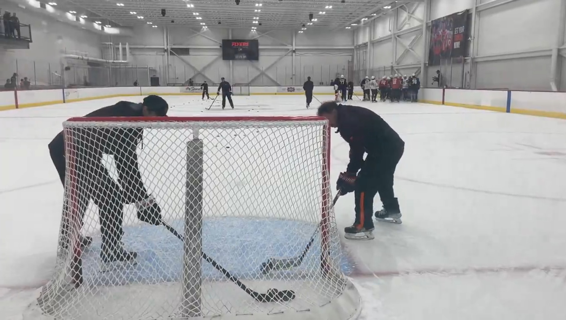 John Tortorella veut continuer d'inviter le père de Johnny Gaudreau aux entraînements