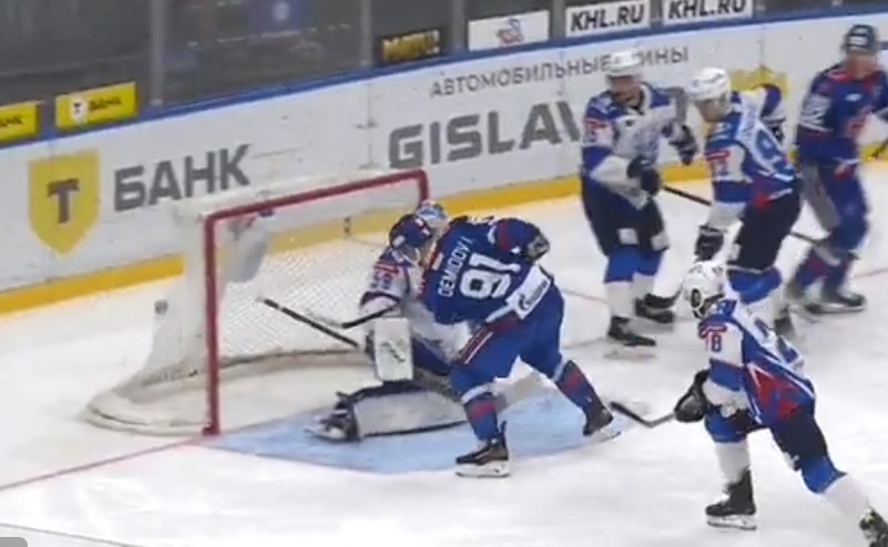 Mauvaise nouvelle pour Ivan Demidov et le SKA : Evgeny Kuznetsov blessé à long terme