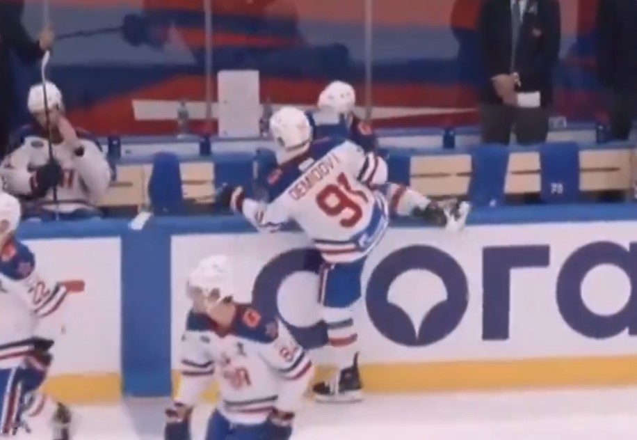 Victoire du SKA : une belle chimie s'installe entre Ivan Demidov et Evgeny Kuznetsov