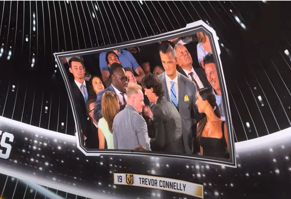 Trevor Connelly, entraîneur de « l'équipe de joueurs de couleur U14 »