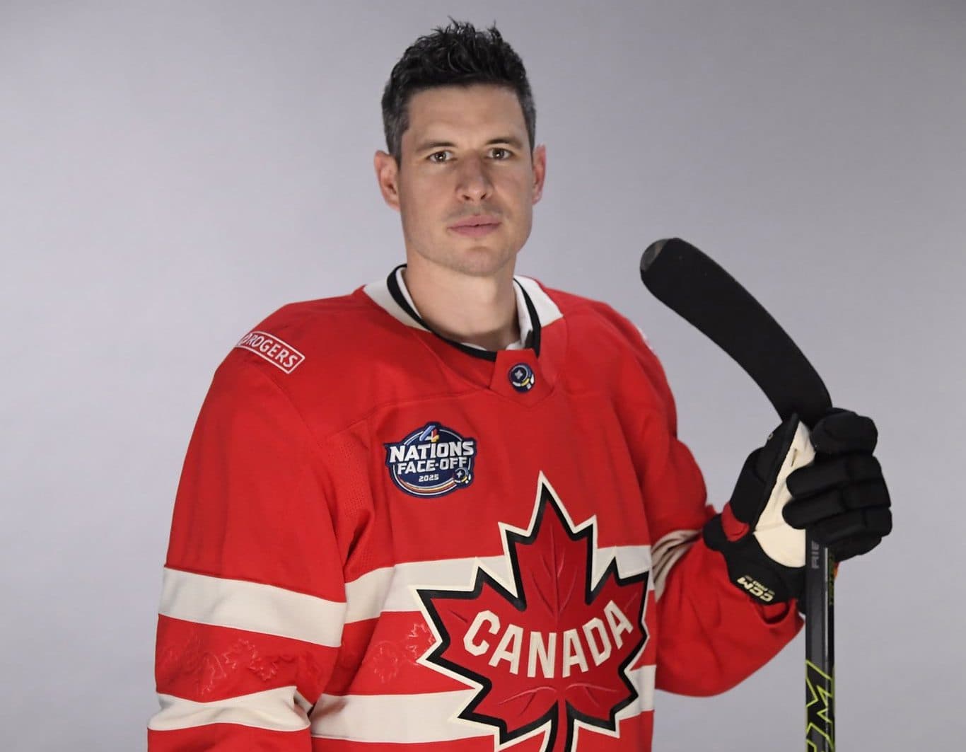 Confrontation des 4 nations : le chandail du Canada est affreux