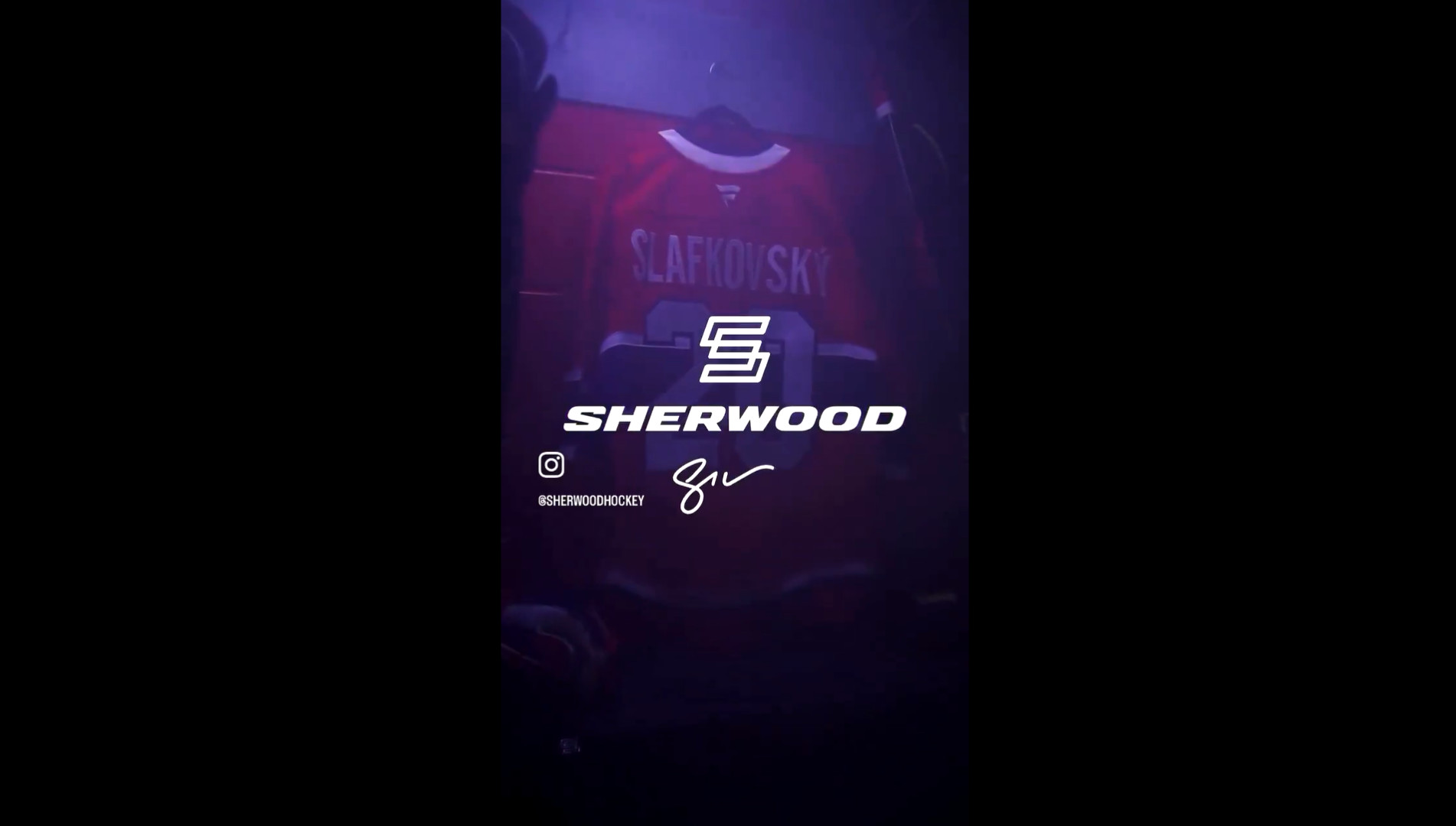 Juraj Slafkovsky est mis en vedette dans une nouvelle publicité de Sherwood