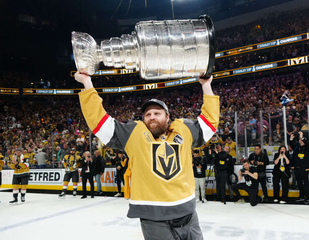 Phil Kessel met le hockey de côté pour devenir joueur de poker professionnel