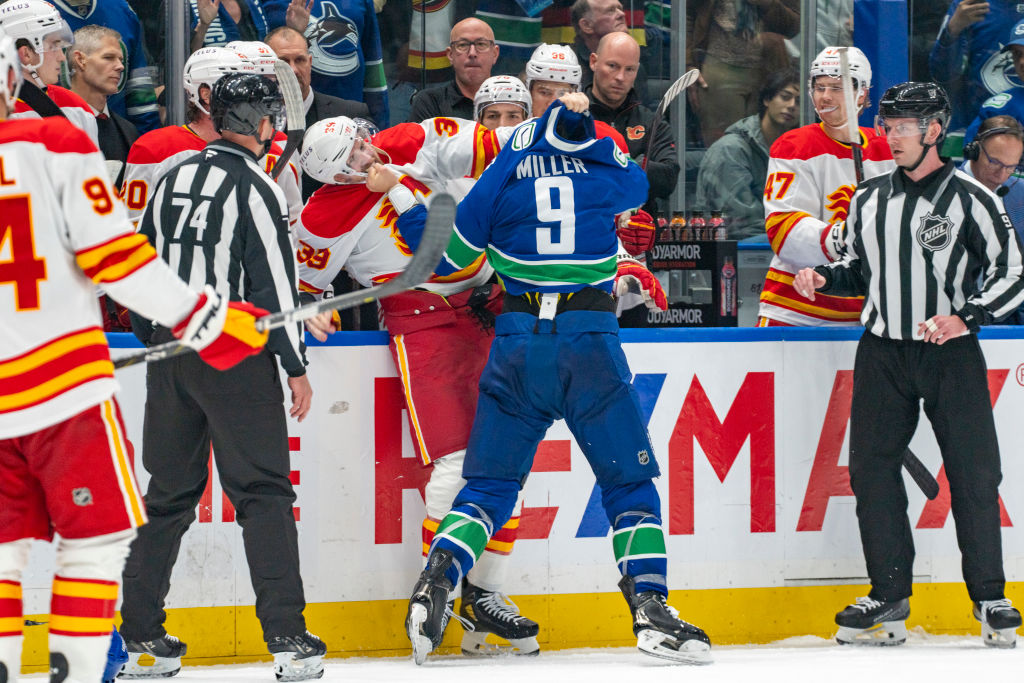 Top-5 : Un tour du chapeau à la Gordie Howe pour Mantha à ses débuts avec les Flames