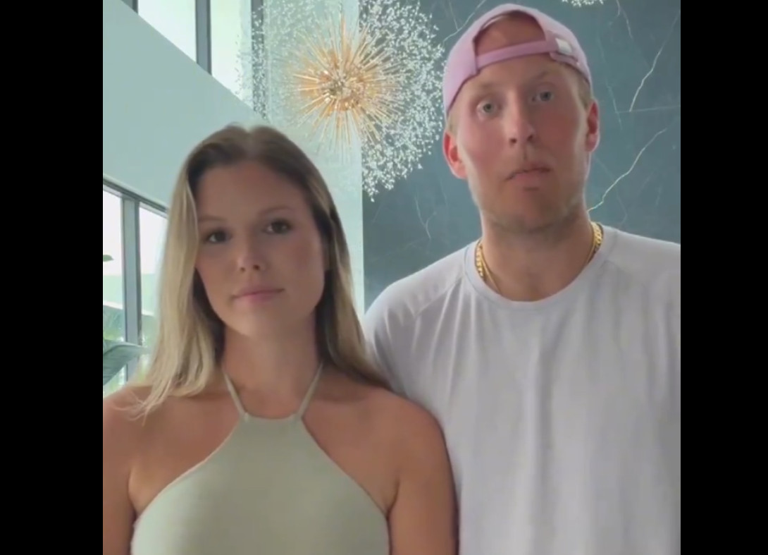 Quand la fiancée de Patrik Laine remercie Montréal après la cérémonie d'ouverture