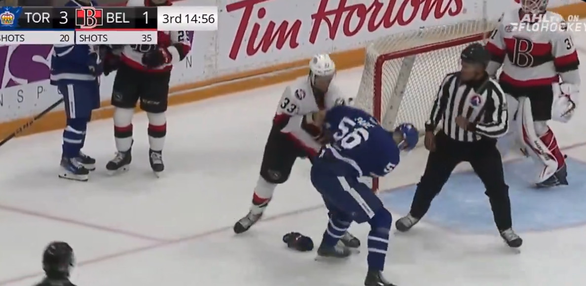Cédric Paré s'est battu dans un match présaison des Marlies