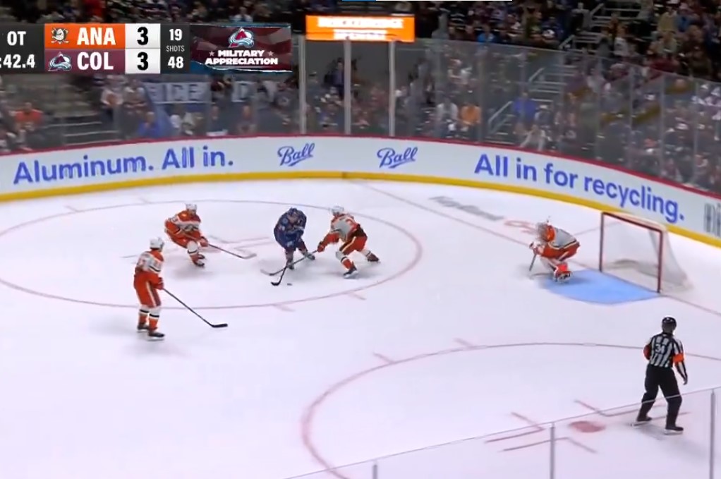 Top-3 : Nathan MacKinnon donne finalement une première victoire à l'Avalanche